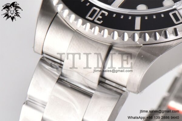 Sea-Dweller 4000 Baselworld 126600 ARF - Image 15