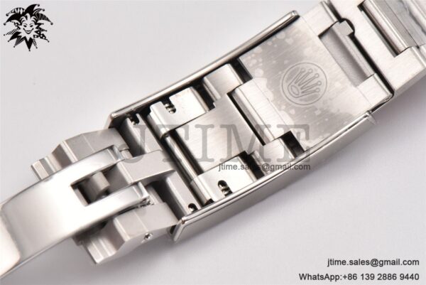 Sea-Dweller 4000 Baselworld 126600 ARF - Image 19