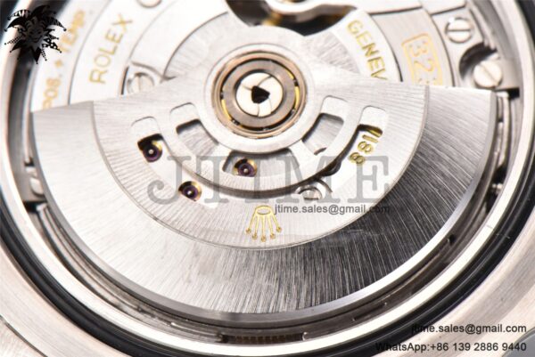 Sea-Dweller 4000 Baselworld 126600 ARF - Image 29