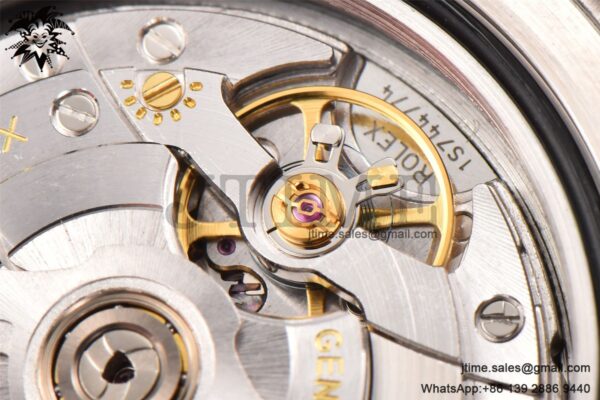 Sea-Dweller 4000 Baselworld 126600 ARF - Image 22